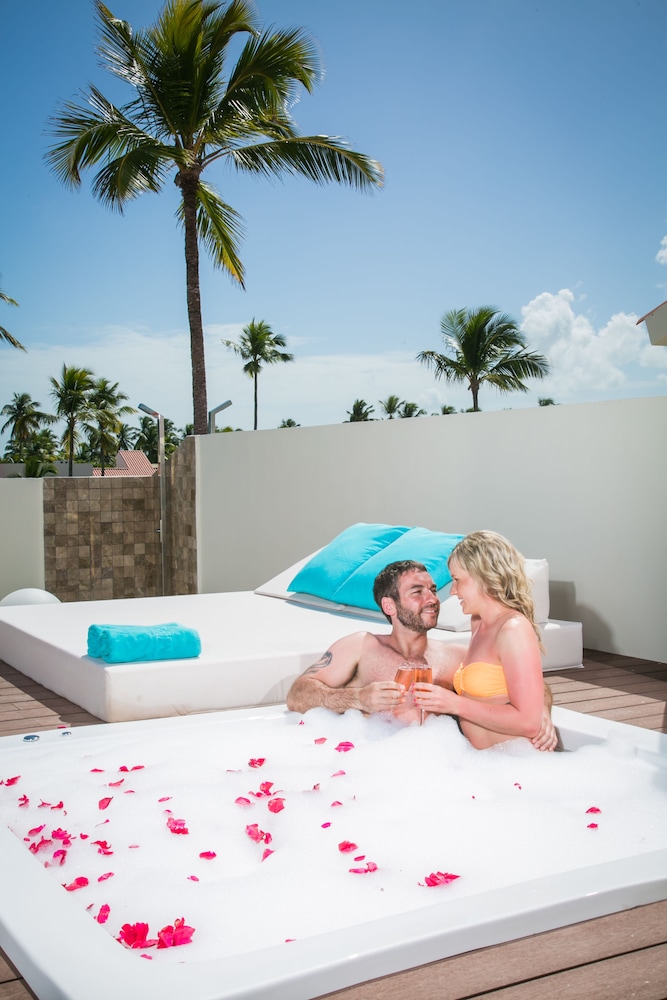 Mirage Club Sky View Suite Roof Top With Outdoor Jacuzzi