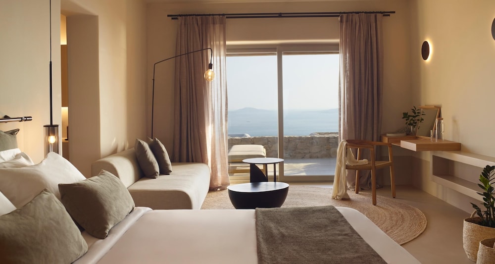 Signature Suite, 1 King Bed, Terrace, Sea View (Living Room, Pool Access) photo 1