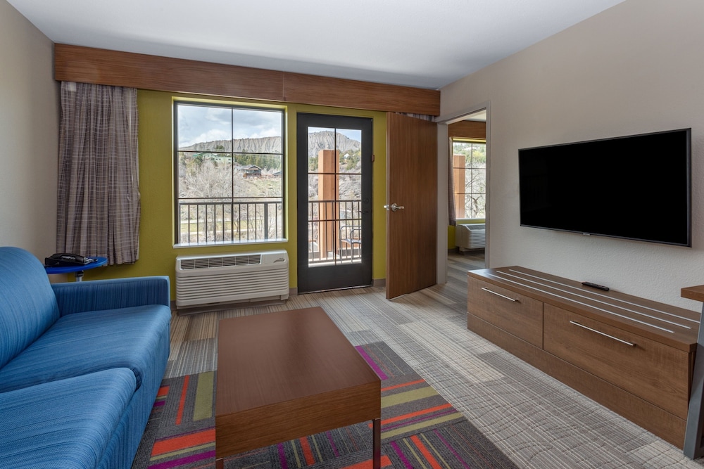 Suite, 1 Bedroom, Accessible, Non Smoking (Communications) - Photo 4