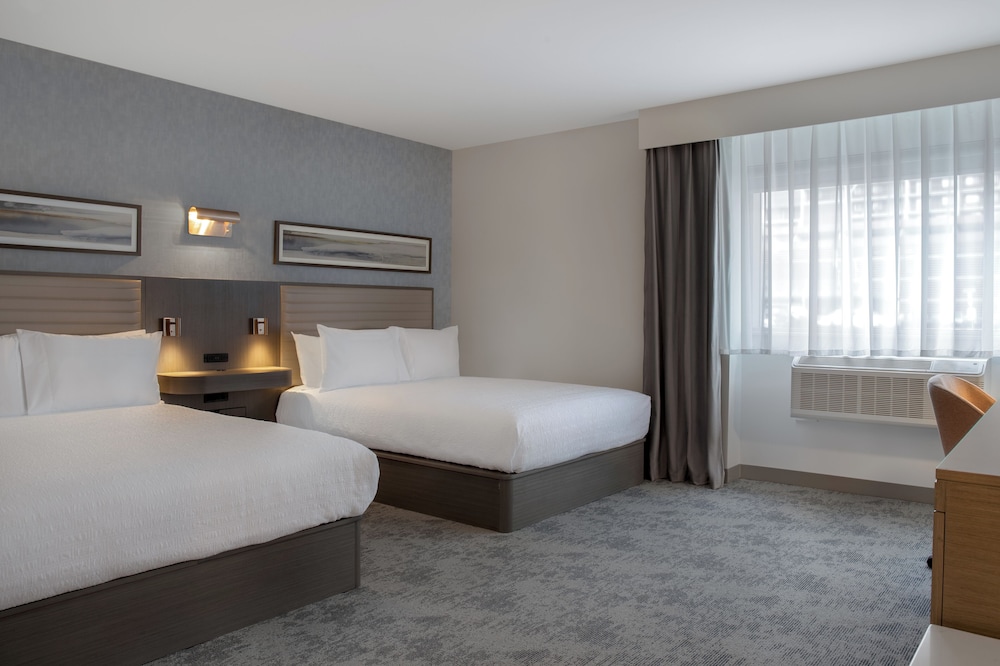 Room, 2 Queen Beds, Accessible, Bathtub (Mobility & Hearing)