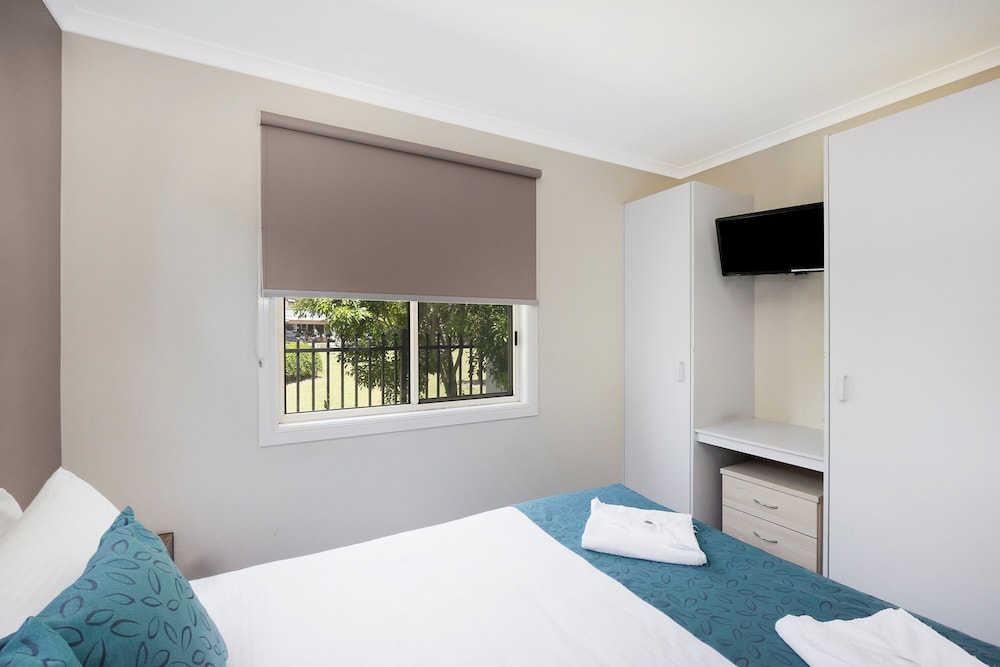 Standard Cabin - Sleeps 6 photo 1