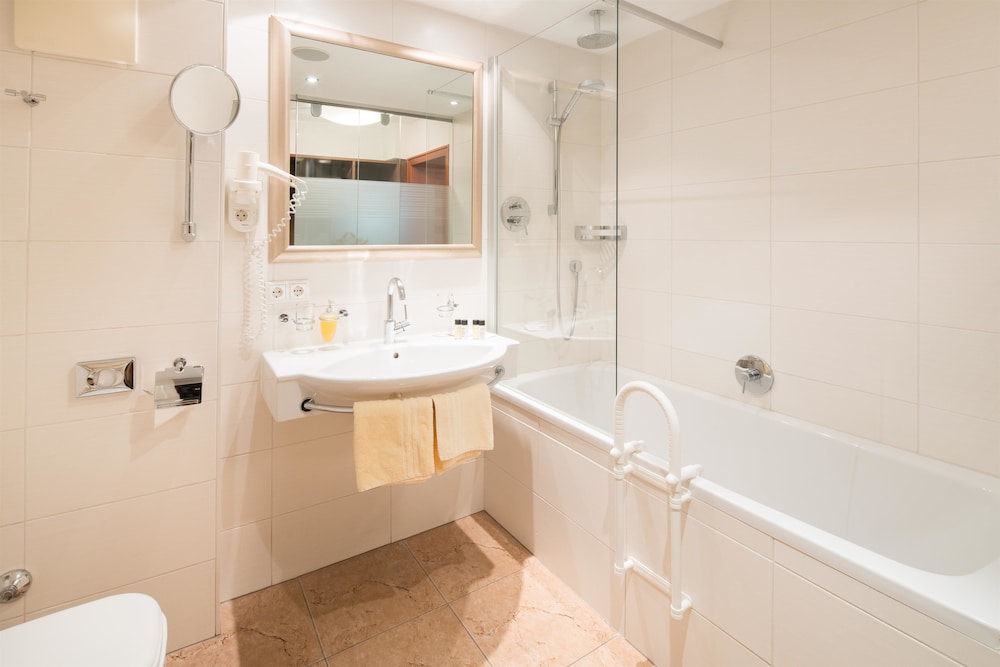 Available room