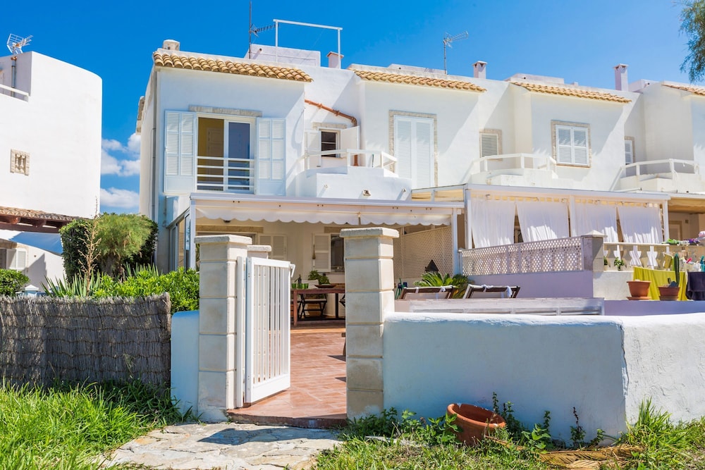 Villa photo 2