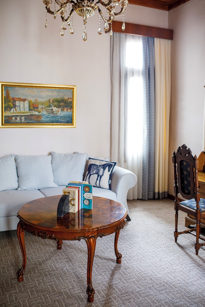Hunter Suite photo 3