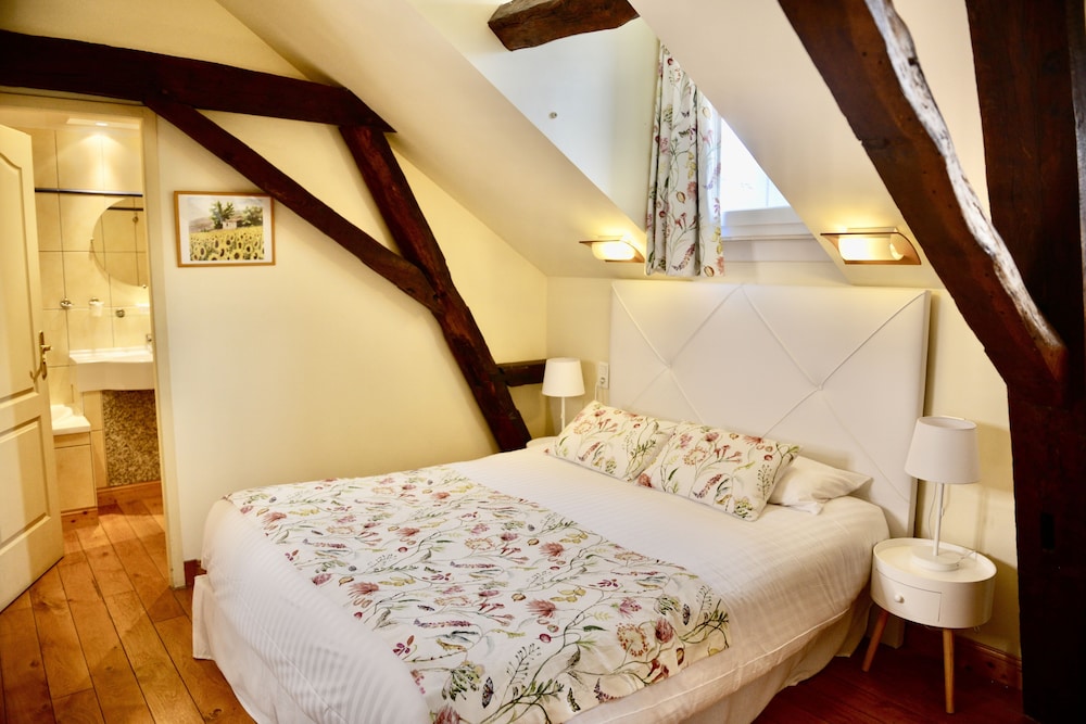 Standard Double Room, 1 Queen Bed