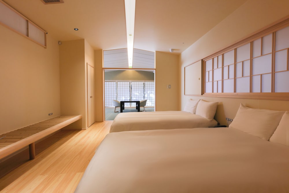 Take room Dinner and breakfast included (special kaiseki) can't serve dinner after 7 P.M. photo 3