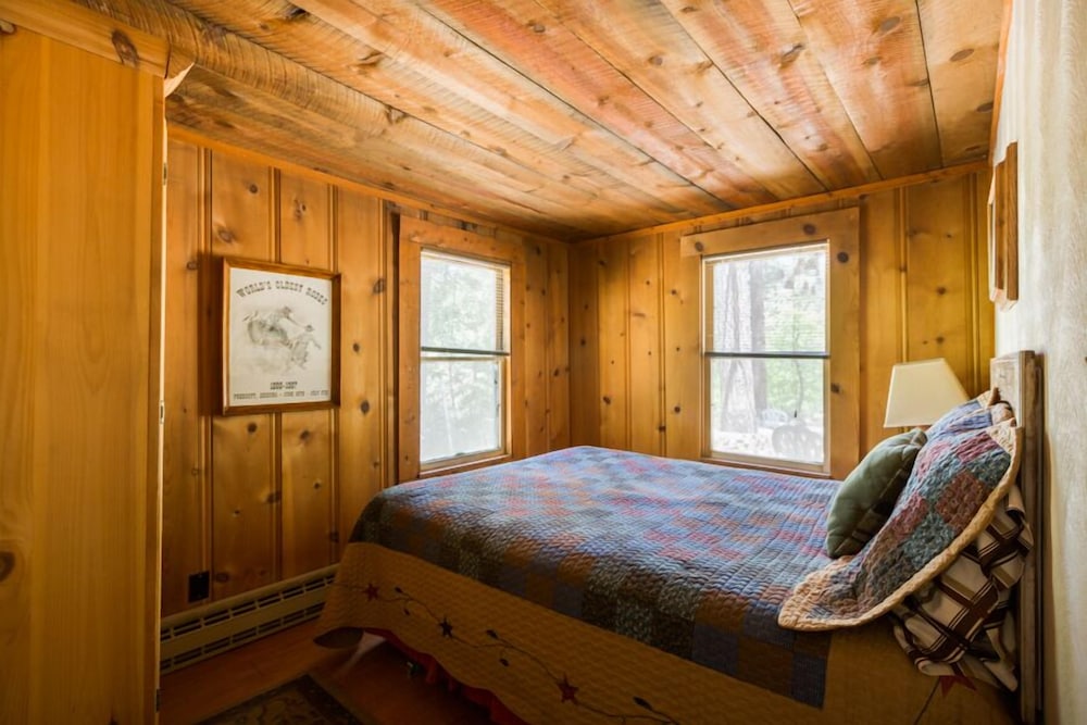 Cabin (Ranch House)