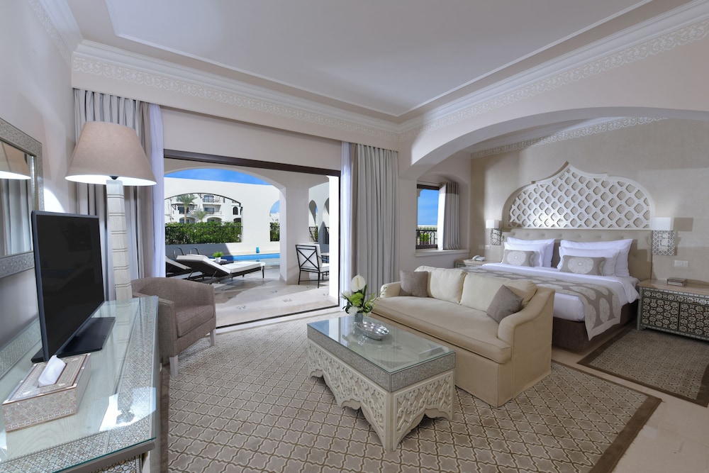 Royal Suite, 1 Queen Bed (Private Pool)