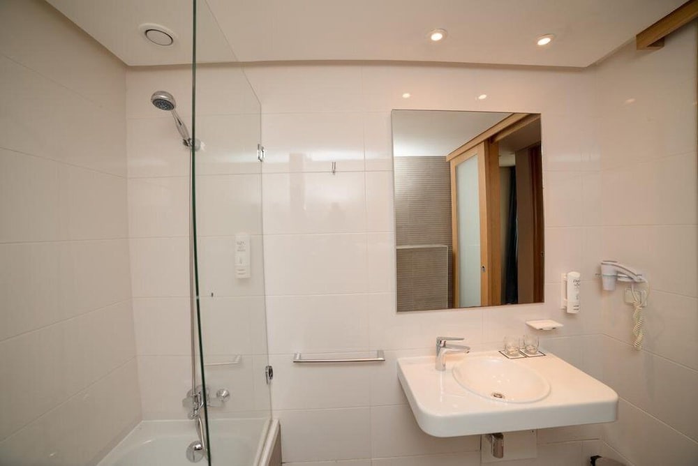 Standard Twin Room photo 2