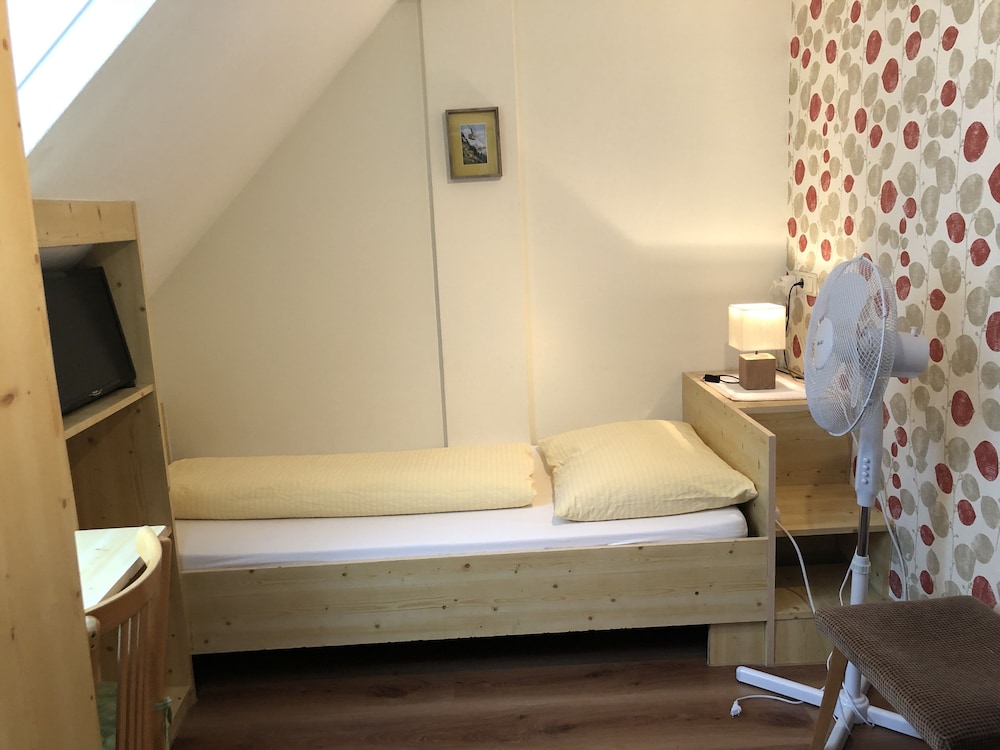 Single Room photo 2