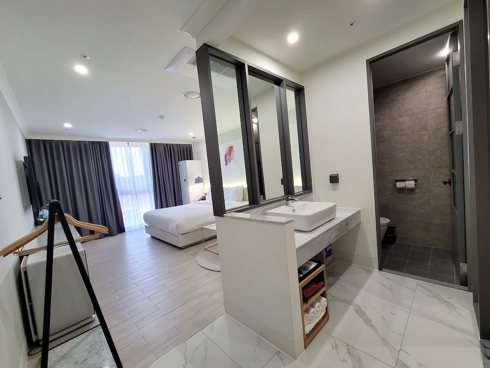 Standard Room - Photo 12