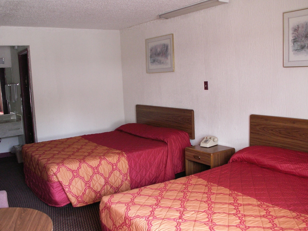 Standard Room, 2 Double Beds, Smoking photo 2