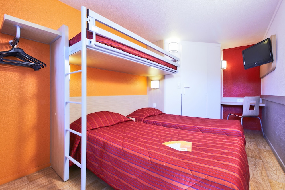 Standard Room, 3 Twin Beds - Photo 2