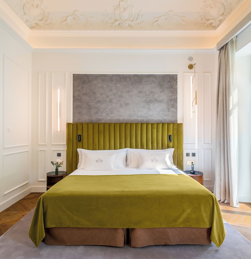 Junior Suite (Alhambra) Junior Suite (Alhambra)
