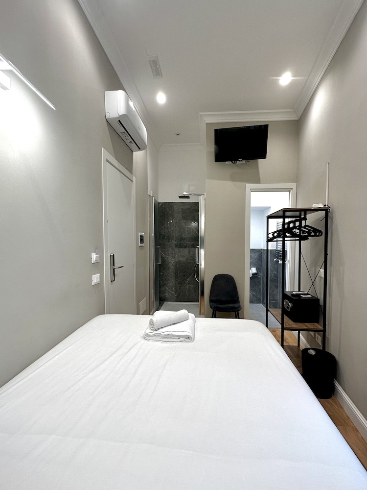 Basic Room photo 2