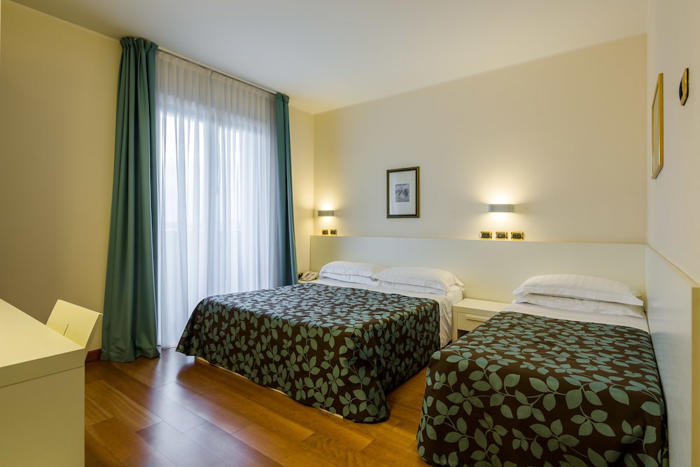 Triple Room - Photo 1
