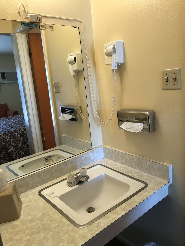 Standard Double Room, 2 Double Beds, Smoking photo 3