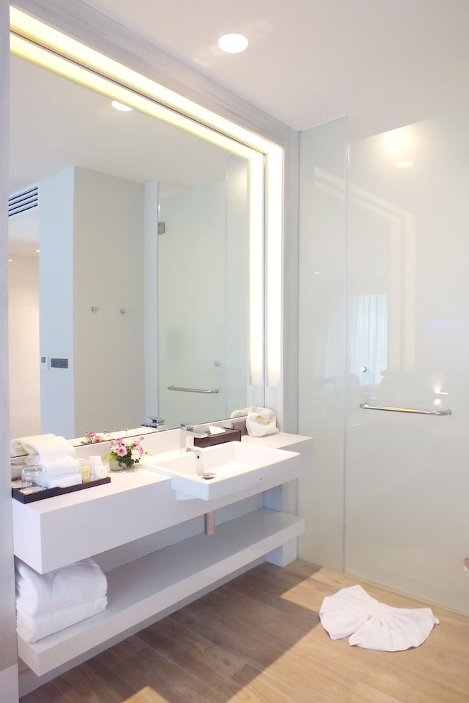 Deluxe Seaview (Modern Style) - Photo 8