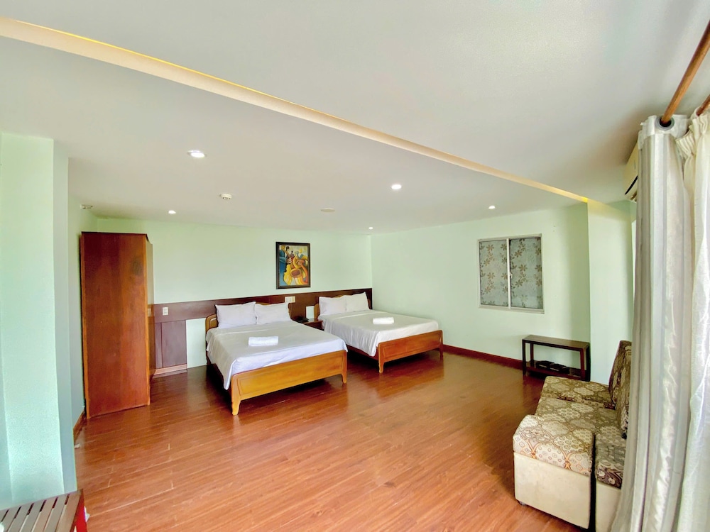 Premium Quadruple Room