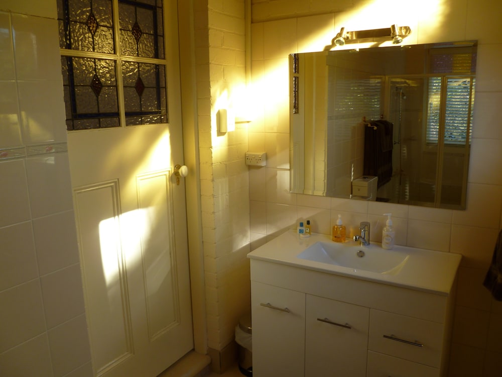 Standard Suite, 1 Bedroom, Non Smoking (Waterview Room) photo 3