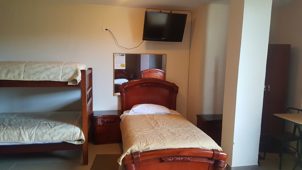 Family Room, Multiple Beds, Non Smoking photo 2