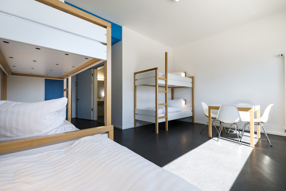 Room, Multiple Beds