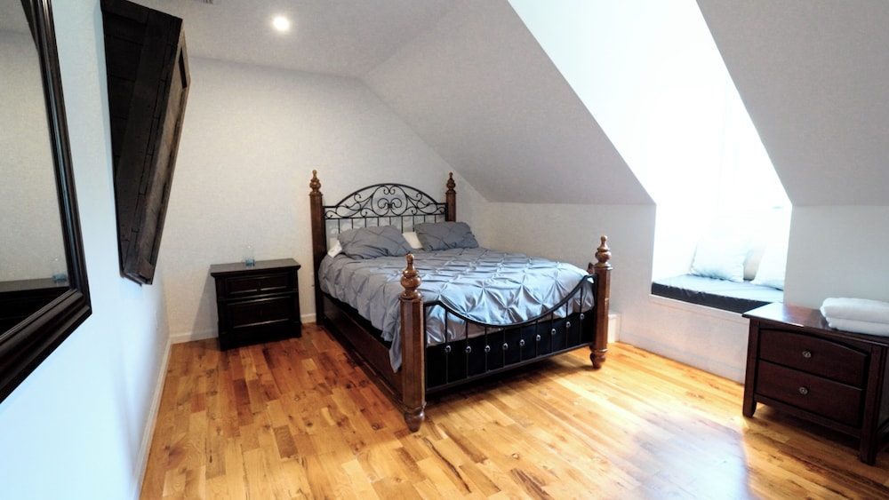 Room, 1 Queen Bed photo 1