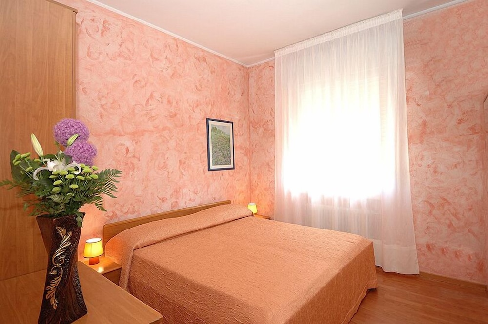 Triple Room, Shared Bathroom photo 2