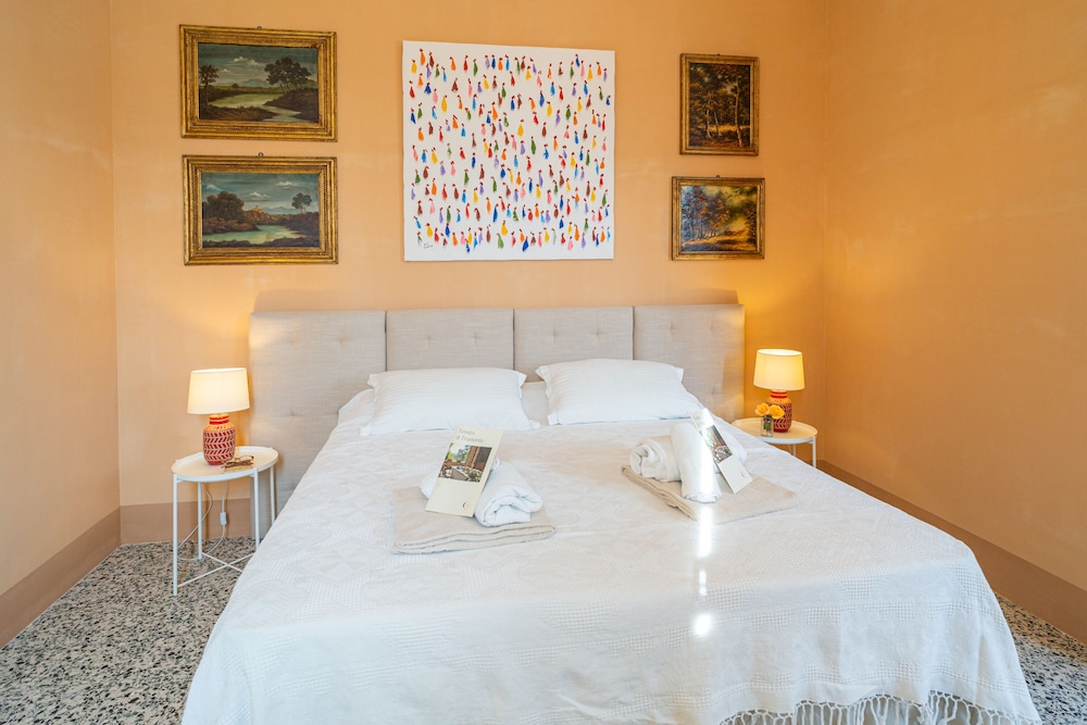 Deluxe Double Room, 1 King Bed, Hill View photo 2