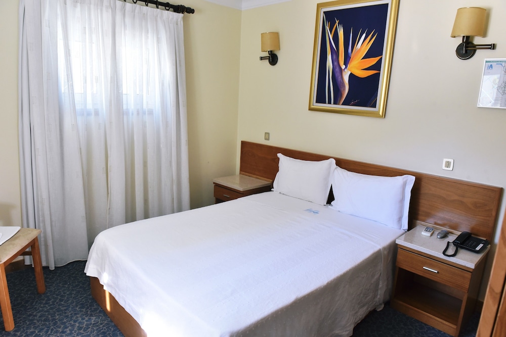 Basic Double Room Single Use, 2 Twin Beds photo 2