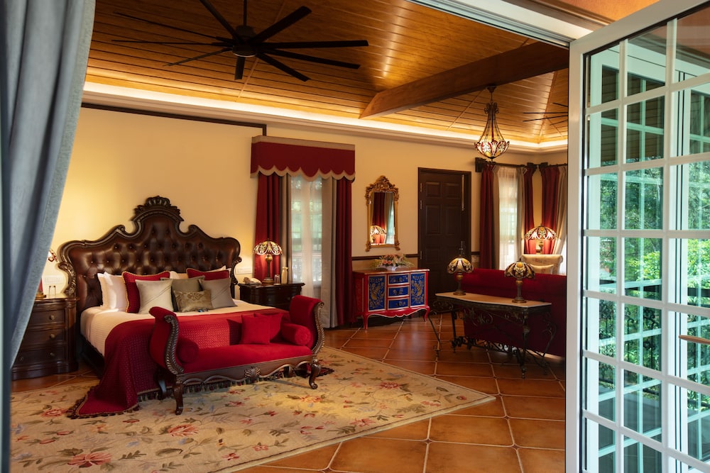 Superior Suite, 1 King Bed, Mountain View (Grand Hill View Suite) - Photo 9
