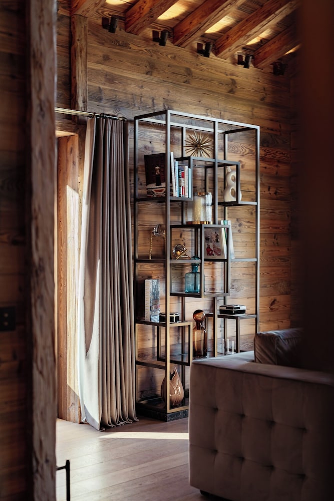Signature Chalet, Multiple Beds photo 3