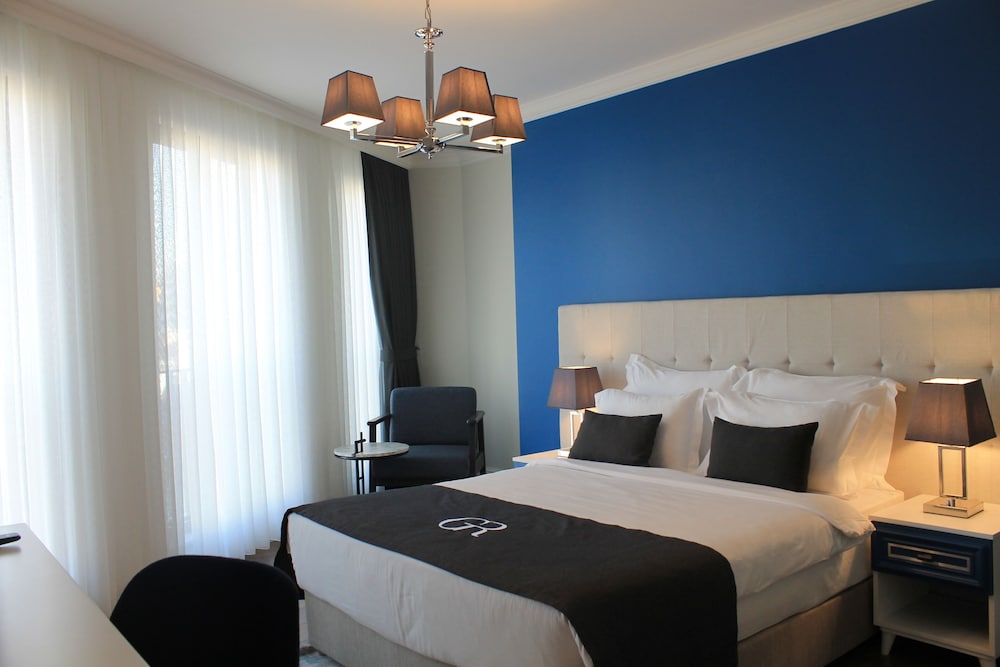 GR Block Three Bedroom Penthouse photo 2