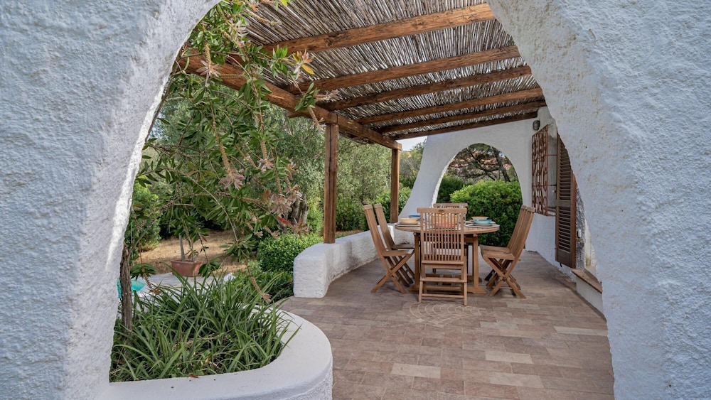 Villa photo 2