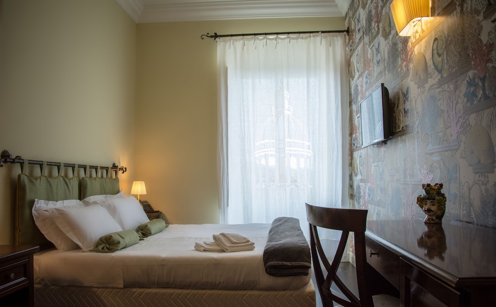 Superior Triple Room, 1 Bedroom, City View