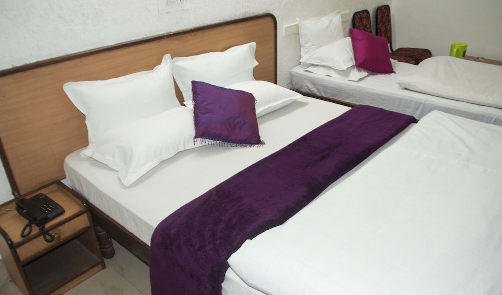 Room (3 Bed Non Ac)