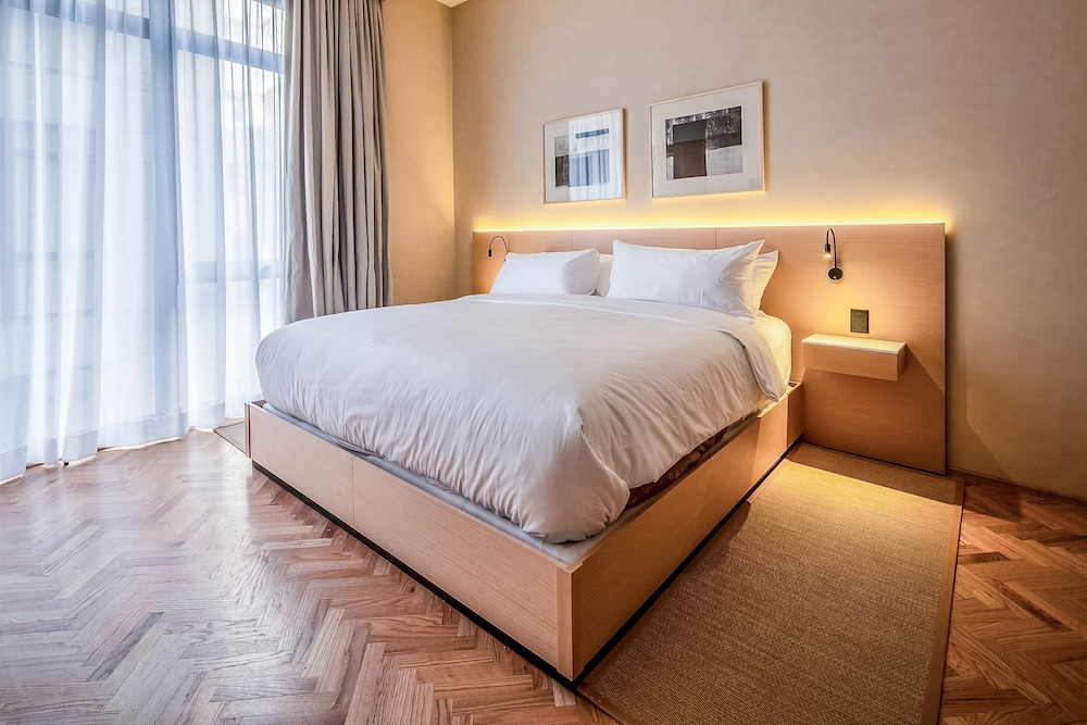 Executive Suite, 1 King Bed with Sofa bed, Kitchenette photo 1