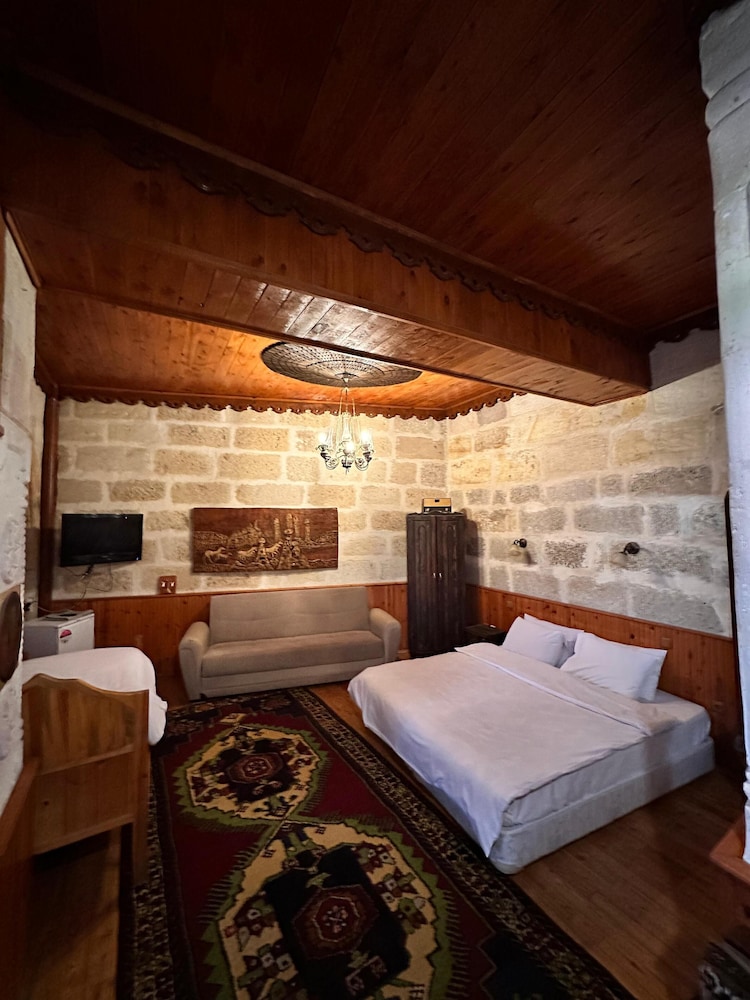 119 Stone Room photo 1