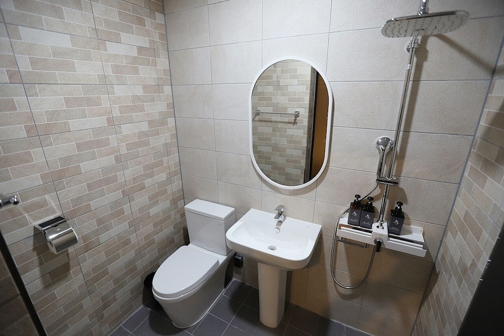 Standard Double Room - Photo 6