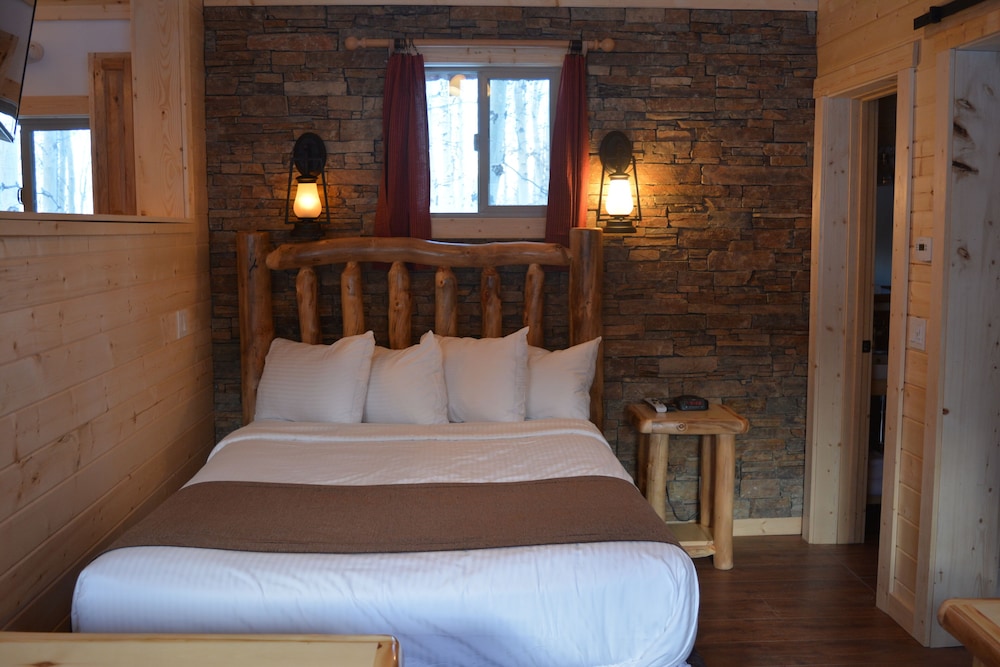 Family Cabin (Bishop)