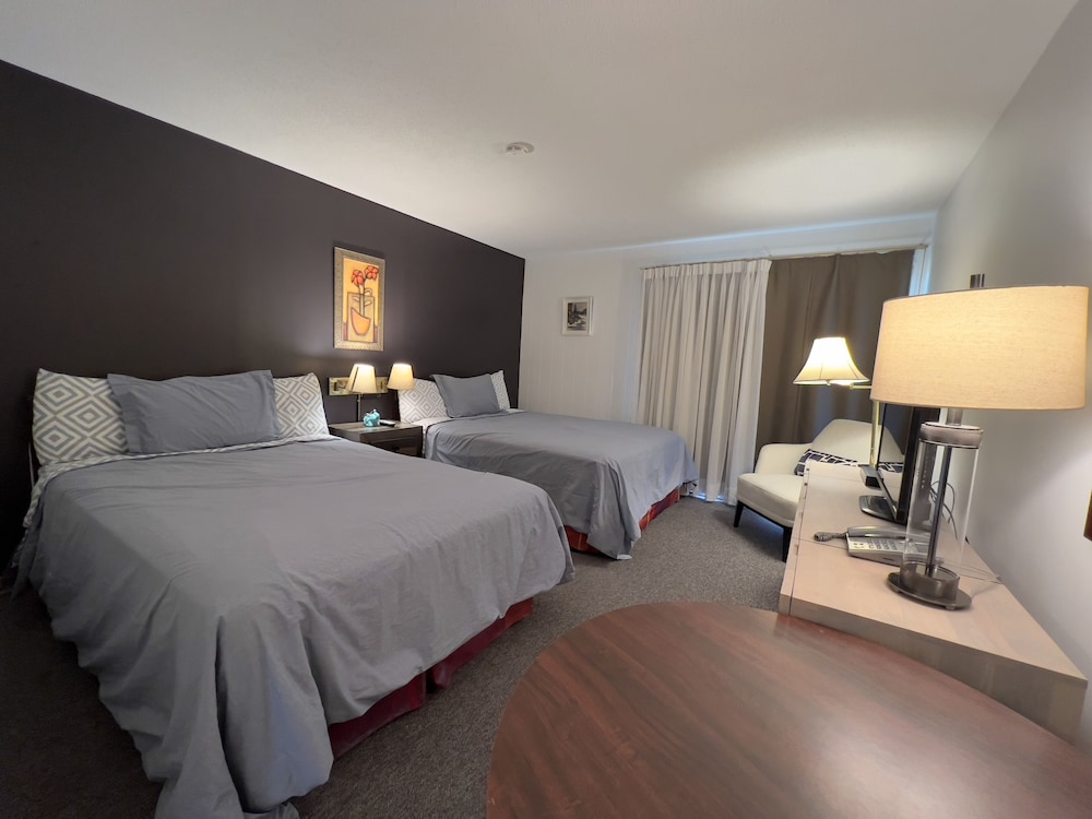 Premier Room, 2 Queen Beds, Kitchenette, Ground Floor photo 1