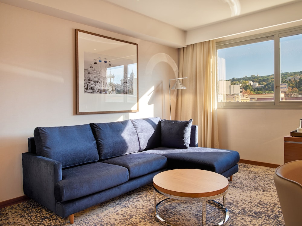 Classic Room, 2 Twin Beds, Accessible, Club Lounge Access photo 2