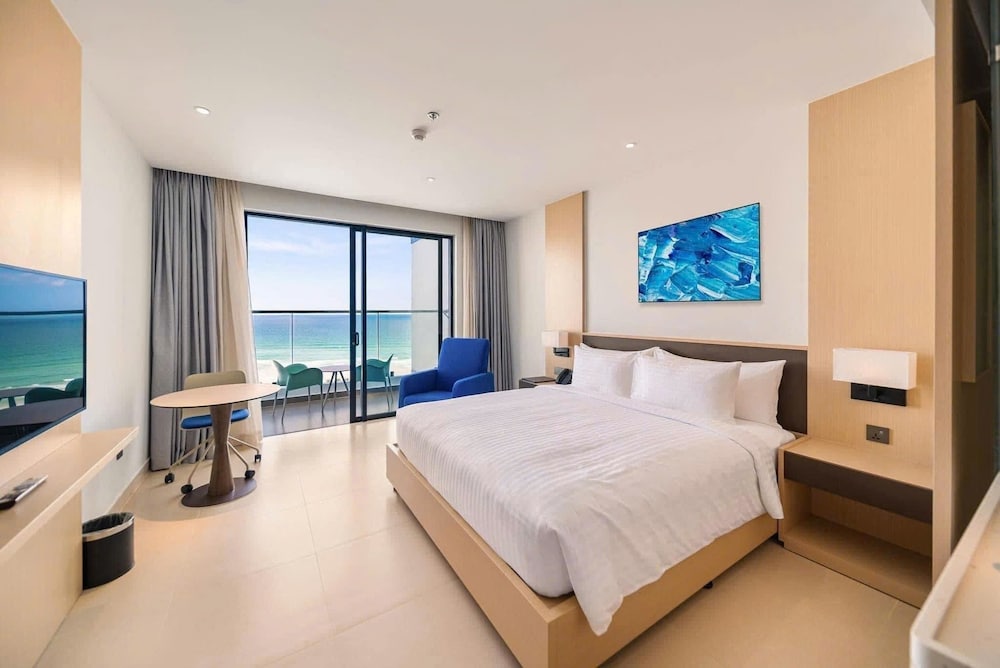 Junior Studio, 1 Queen Bed, Balcony, Sea View photo 1