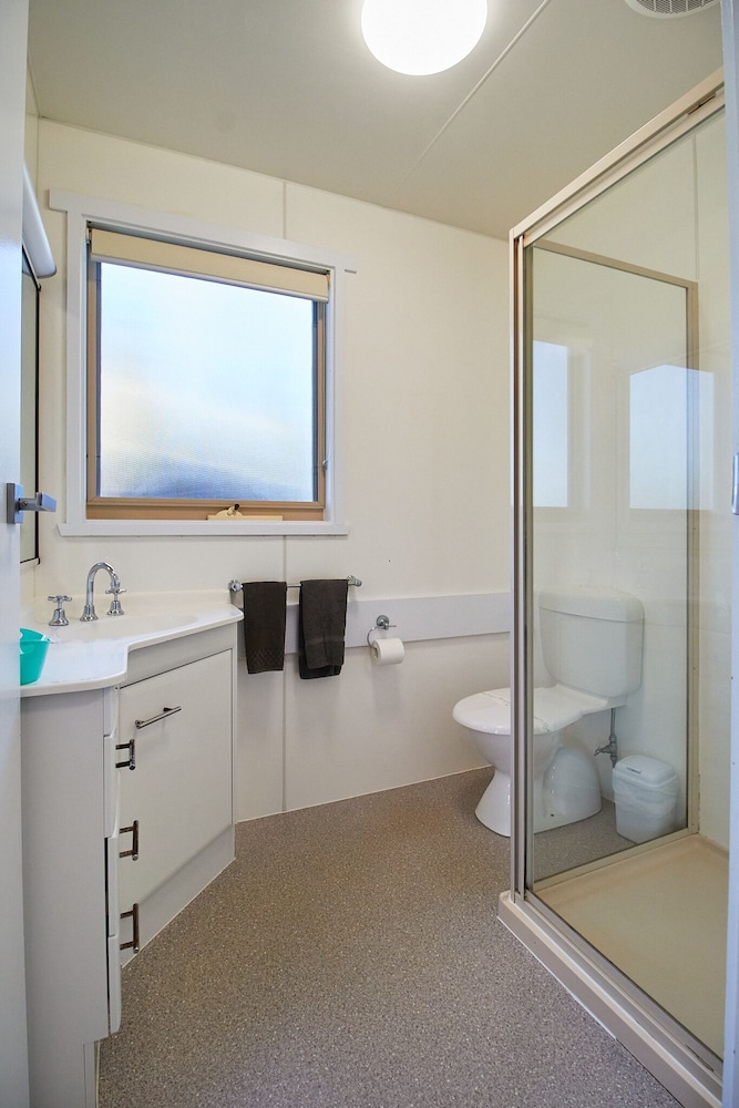 One Bedroom Cedar Cottage photo 2