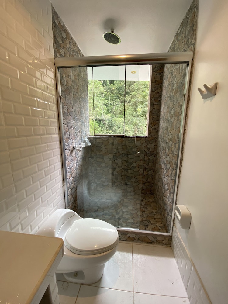Family Room, Private Bathroom photo 2