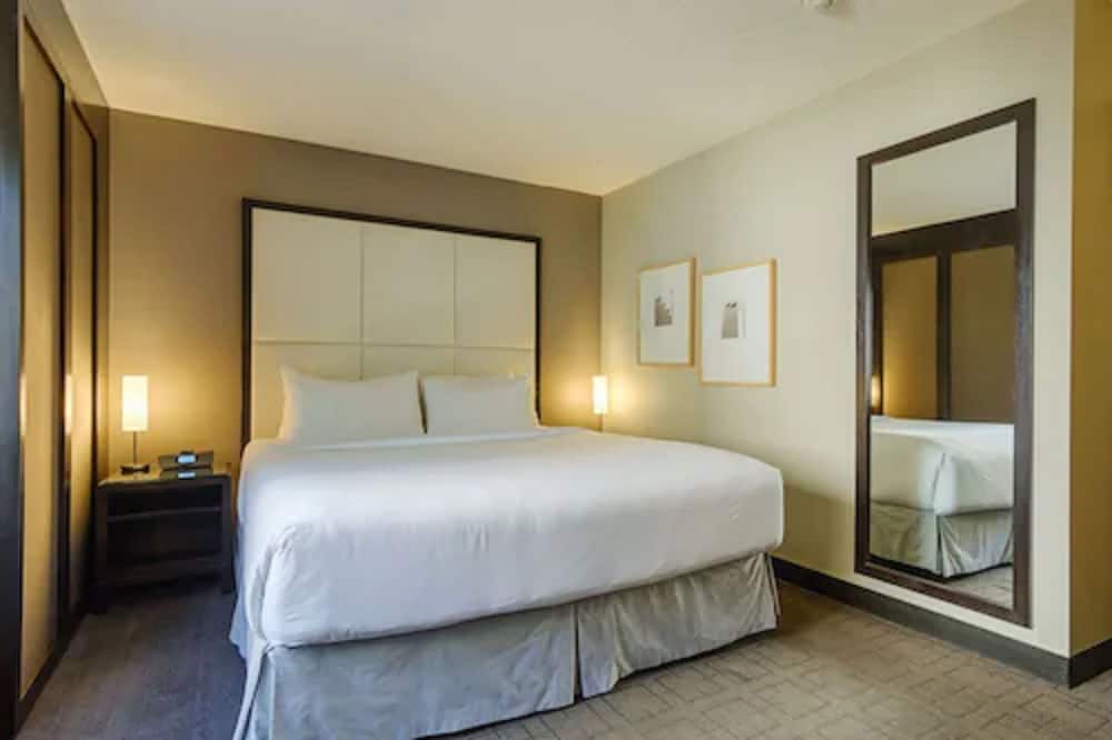 Romantic Luxury Suite