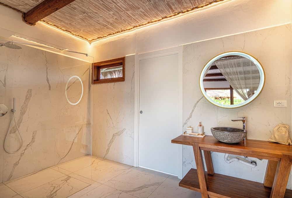 Deluxe Bungalow - Photo 11