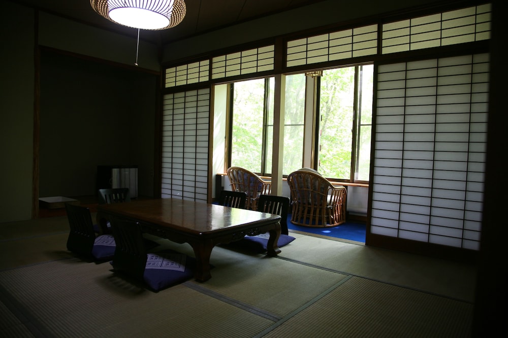 Japanese Room (10 Tatami) With Breakfast And Dinner