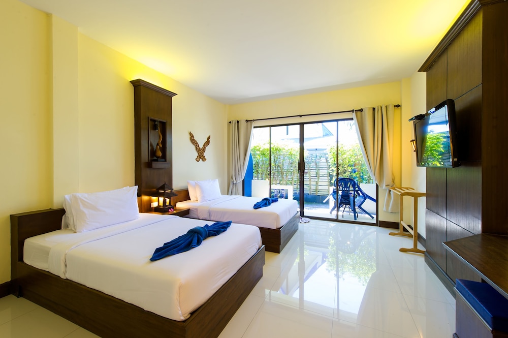 Deluxe Twin Room, 2 Twin Beds, Pool View