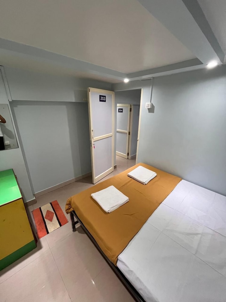 Basic Double Room photo 3